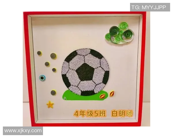 手绘足球球星创意摆件展现运动激情与艺术收藏魅力